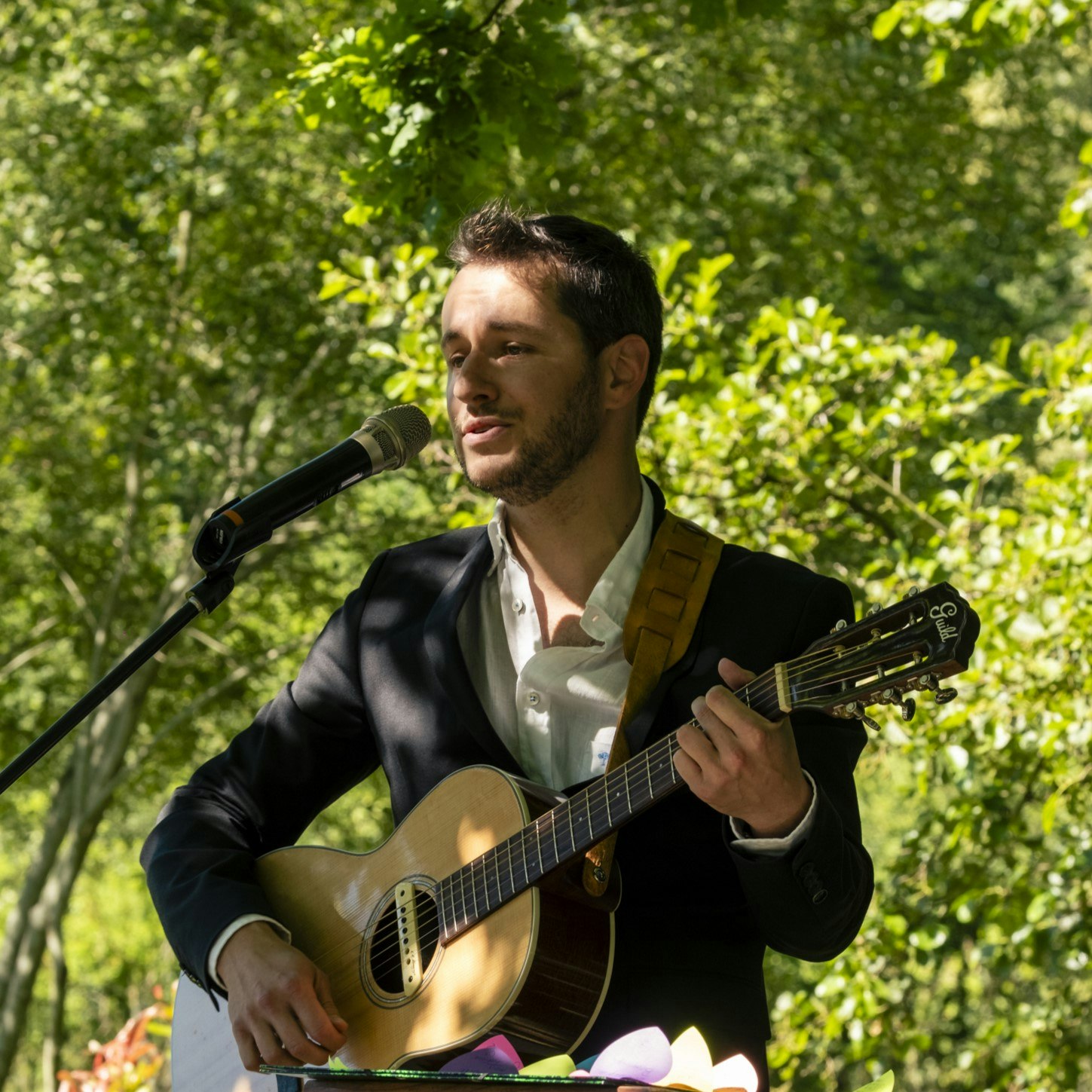 Image Florent guitare chant