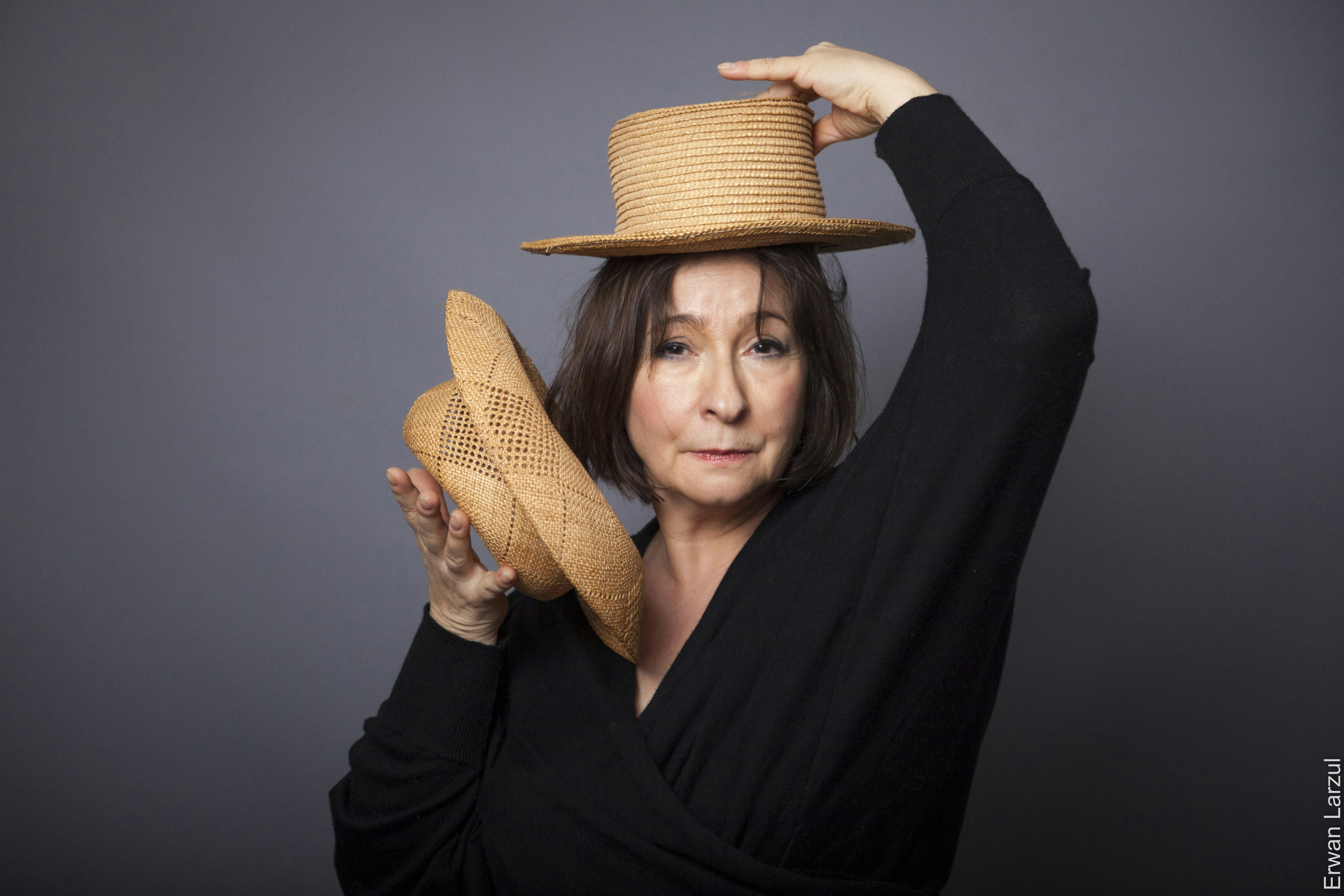 Image photo sophie courtois chapeau