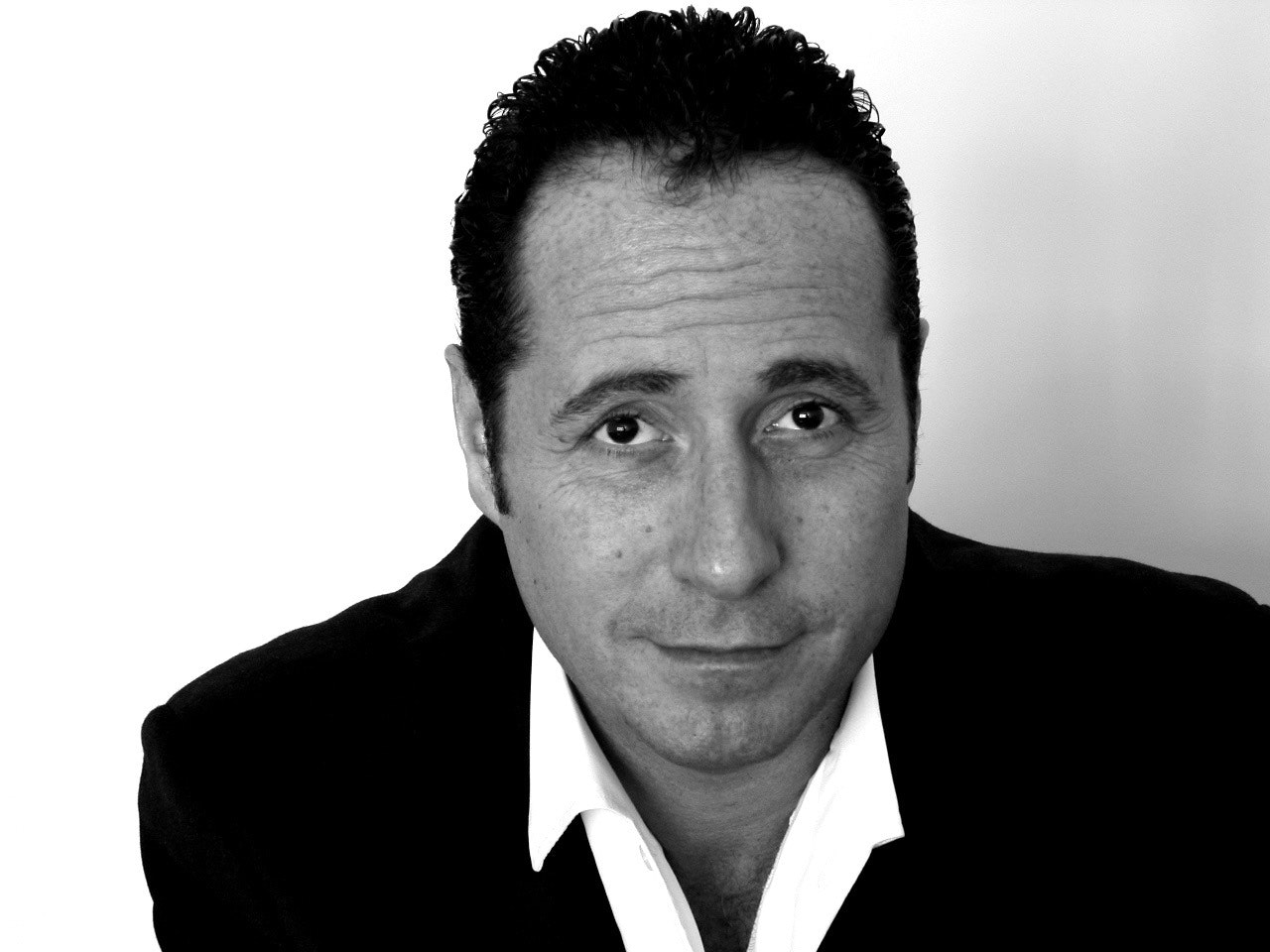 Image Aujourd'hui ? Ajouter qq kilos, une barbe grisonnante et des rides ;-)