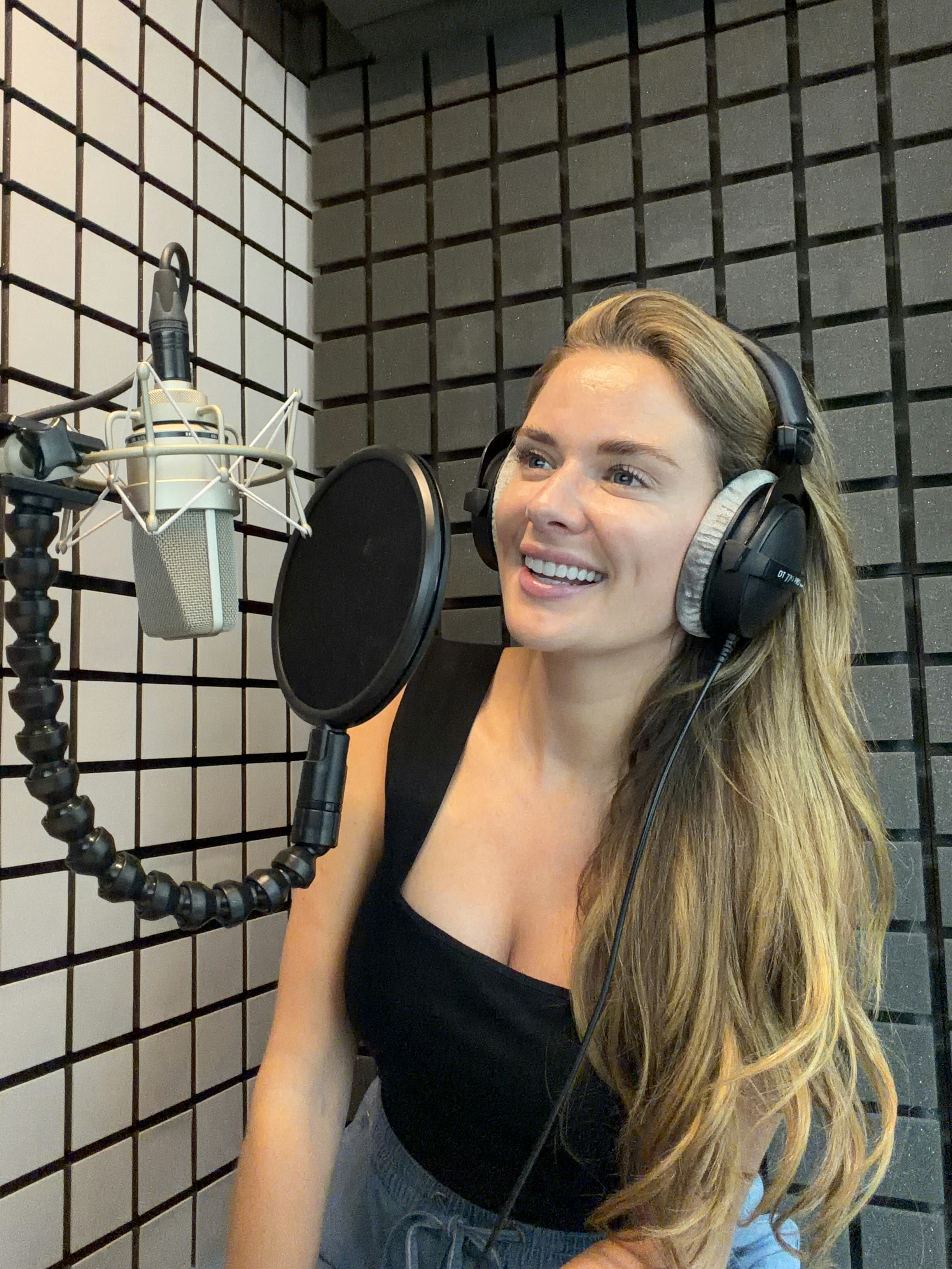 Image Luci Fish voiceover booth