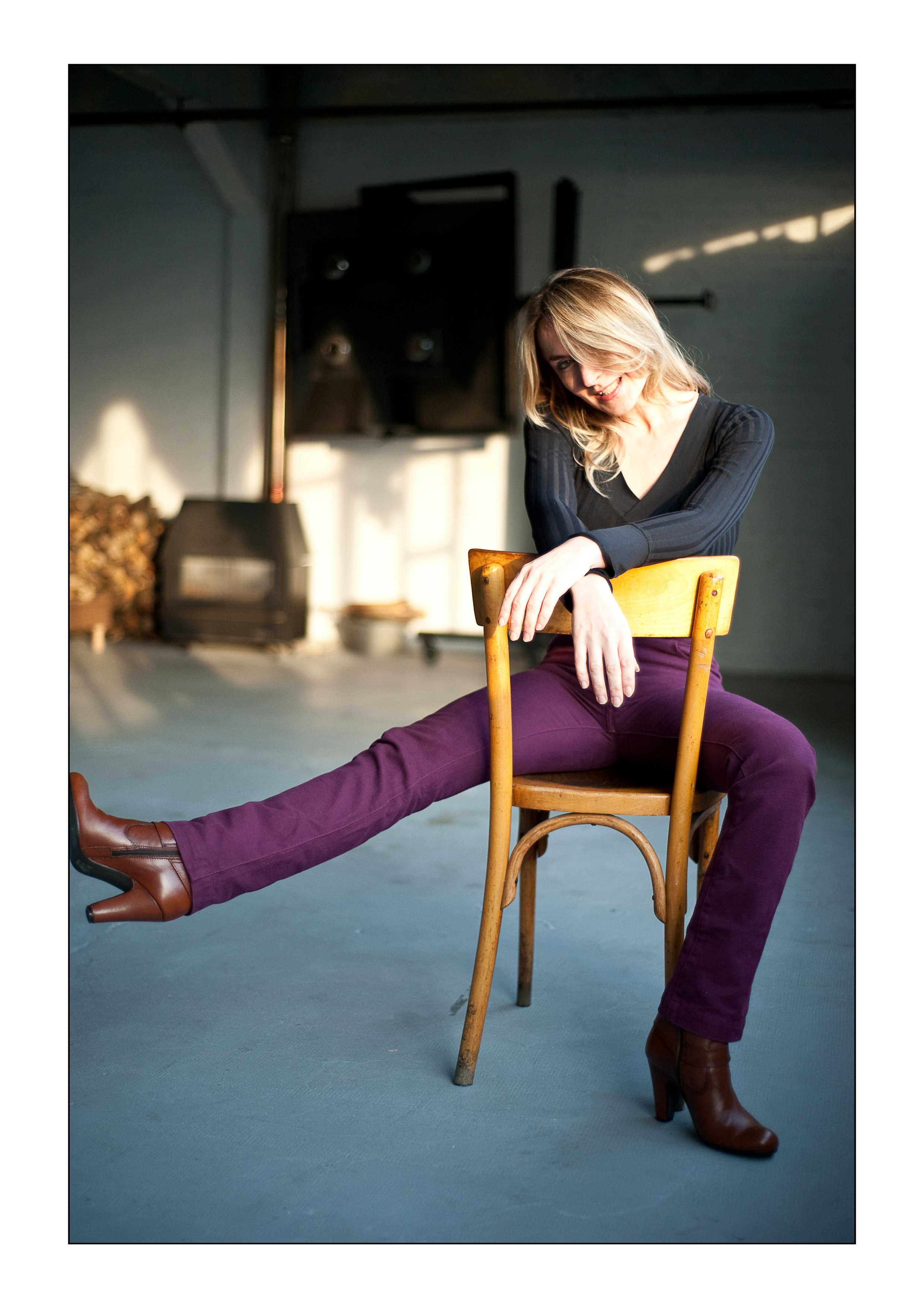 Image En pied et sur chaise :)