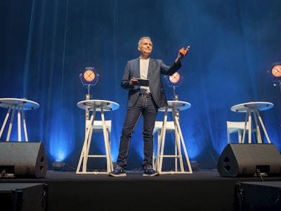 Yan Kuszak’s cover page