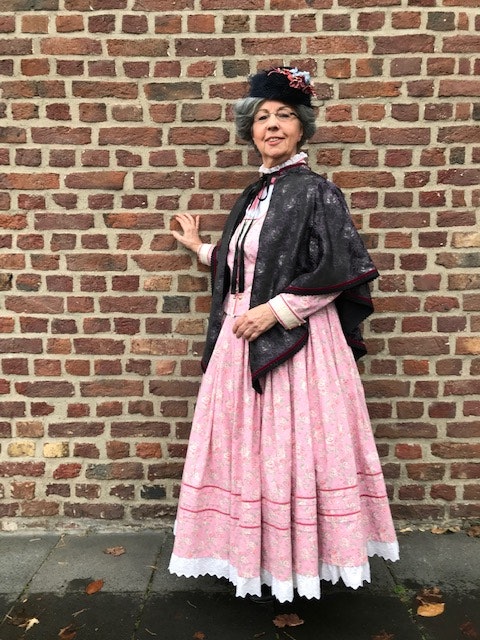 Bild Theater Arsen und Spitzenhäubchen