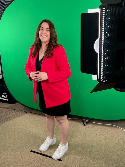 Image EN-US Stephanie Matard Face Camera GreenScreen Paris France