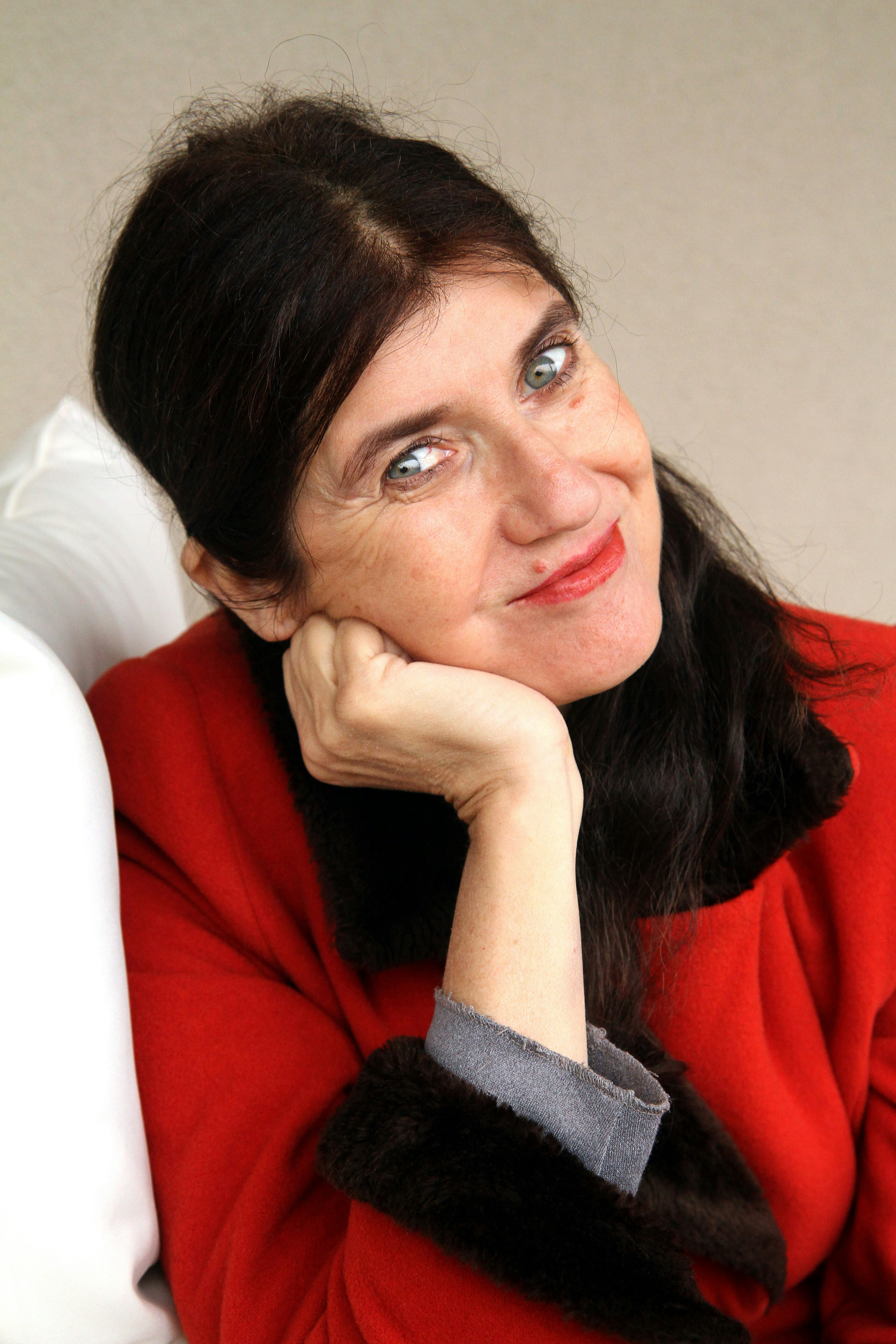 Image Henriette Torrentà accoudée sur main